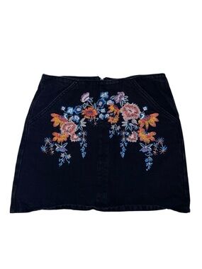 TOPSHOP MOTO Faded Distressed Mini Skirt Floral Embroidered Details BLK Size 6